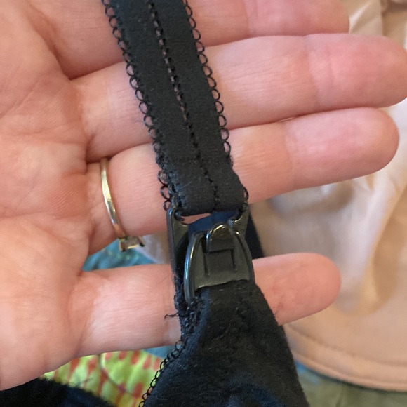 2 Gillian & O’Malley nursing bras (unlined) - Picture 3 of 8